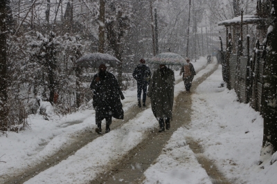 اونچائی والے علاقوں میں برف باری، میدانی علاقوں میں بارش: جموں و کشمیر