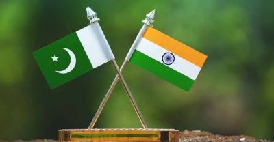 بھارت کو پڑوسی ملک پاکستان کے ساتھ مل کر مسائل کے حل کے لیے کام کرنا چاہیے: فاروق عبداللہ