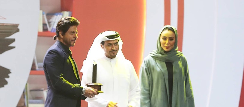 شاہ رخ خان کو شارجہ بک انٹرنیشنل  فیئر ایوارڈ  سے نوازا گیا