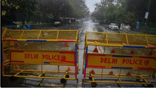 Delhi: نہیں ہوا ختم دہلی سے دہشت گردی کا خطرہ! 2 کی گرفتاری کے بعد پولیس کر رہی ہے 4 مشتبہ دہشت گردوں کی تلاش
