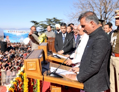 Himachal CM Oath: سکھو کو وزیراعلیٰ بنائے جانے کے بعد کانگریس نے ‘بھائی-بھتیجاواد’ کے الزام کو کم کرنے کی کوشش کی