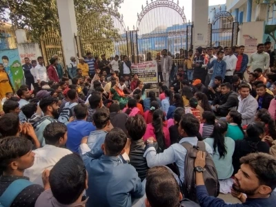 Jharkhand: جھارکھنڈ میں پلاننگ پالیسی کی منسوخی اور امتحانات کی معطلی سے نوجوانوں میں غصہ پھوٹا، رانچی سمیت کئی شہروں میں زبردست مظاہرے