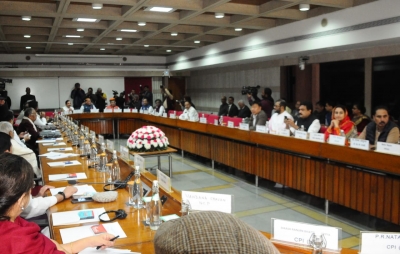 New Delhi: پارلیمنٹ کے سرمائی اجلاس کے لیے حکومت کی طرف سے بلایا گیا کل جماعتی اجلاس شروع
