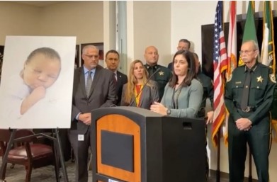 Indian-American woman arrested for dumping newborn in Florida sea:فلوریڈا کے سمندر میں نومولود کو پھینکنے کے الزام میں ہندوستانی نژاد امریکی خاتون گرفتار