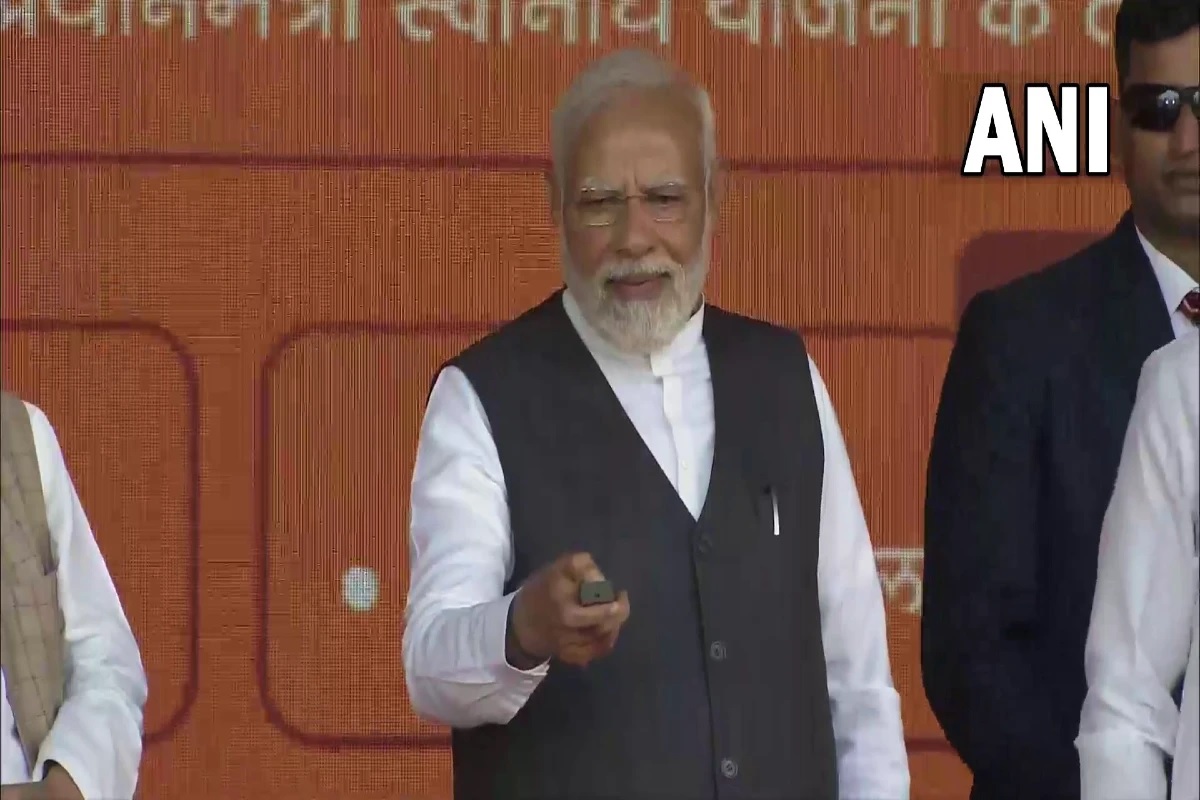 PM Modi In Mumbai: وزیراعظم مودی نے ممبئی کو دیا تحفہ، میٹرو کے دو نئے روٹ کا کیا افتتاح، کہا- شہر کو بہتر بنانے میں ہوگا اہم کردار