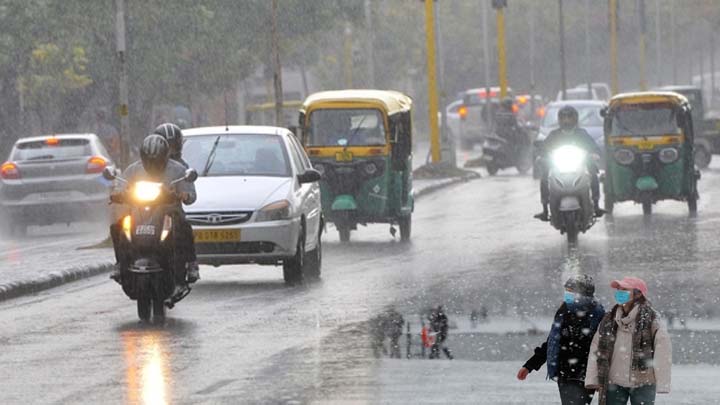 Light Rains  : دہلی این سی آر کے کئی علاقوں میں رات بھر رک رک  کر ہوئی بارش