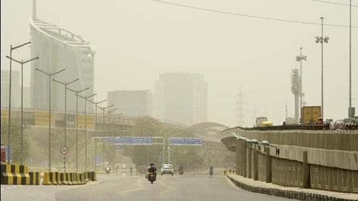 Wheather In Delhi:دہلی این سی آر میں ہلکی بارش سے کہرے میں راحت ، لیکن سردی میں کوئی راحت نہیں