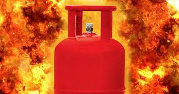 Cooking Gas Cylinder Fire:پانی پت میں سلنڈر لیکیج  سے گھر میں لگی آگ ، 6 لوگوں کی موت