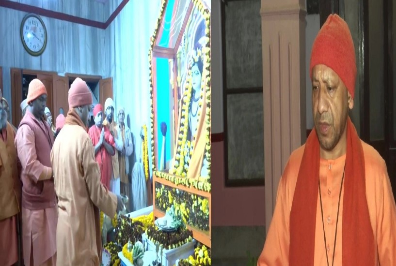 UP CM Yogi Adityanath visits Gorakhnath temple, greets the people of the state: یوپی کے سی ایم یوگی آدتیہ ناتھ نے گورکھ ناتھ مندر میں چڑھائی  کھچڑی، ریاست کے لوگوں کو دی مبارکباد