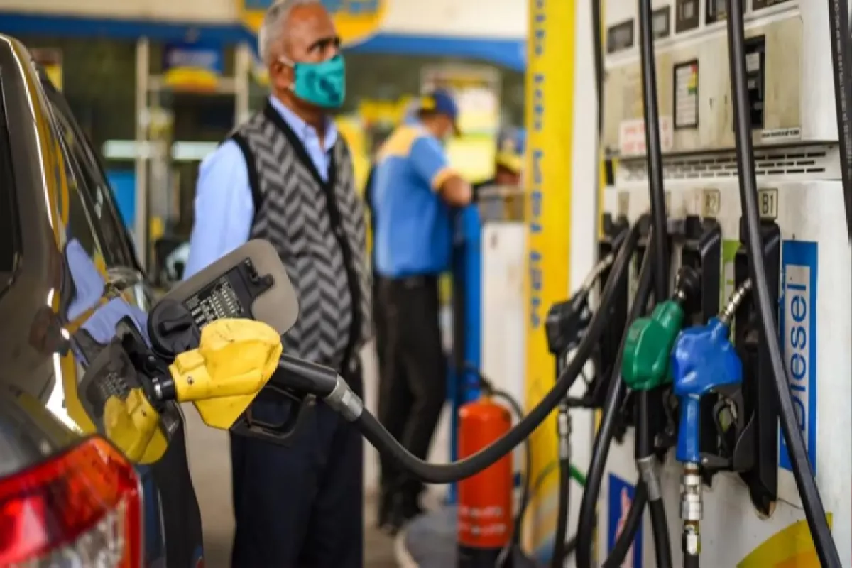 Petrol Price Today:اپنے شہروں میں پٹرول اور ڈیزل کی تازہ ترین قیمتوں کو جانیں۔ پورٹ بلیئر میں مل رہا ہے سب سے سستا پیٹرول-ڈیزل