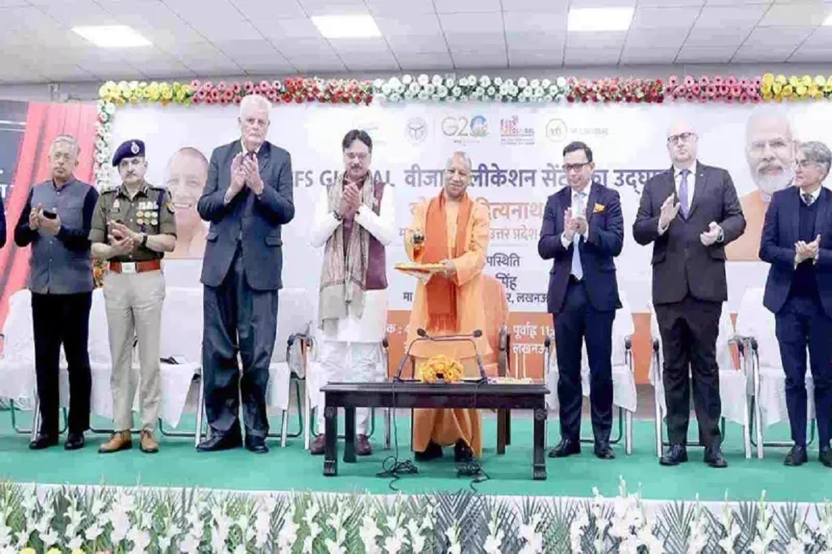 CM Yogi: سی ایم یوگی نے کیا VFS گلوبل ویزا ایپلیکیشن سینٹر کا افتتاح، یوپی کے لوگوں کو نہیں جانا پڑے گا اب دہلی