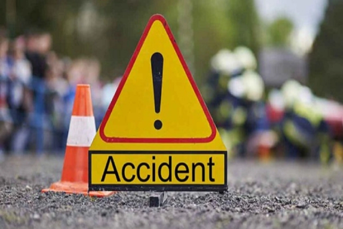 Bus Accident: پاکستان میں بس اور کار میں تصادم، 25 افراد ہلاک، زخمی15 افراد ہسپتال میں داخل
