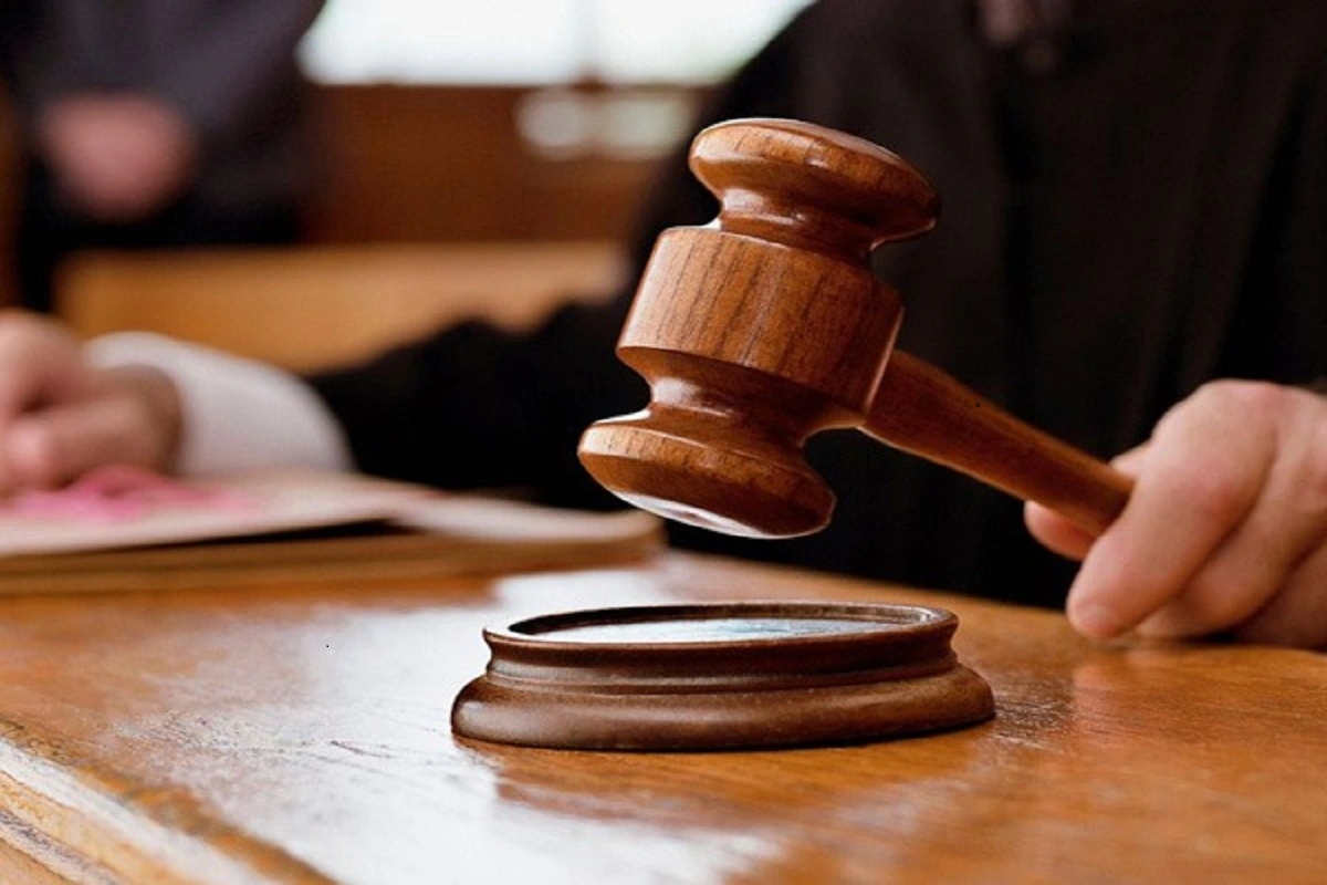 UP News: پولیس نے وکیل کی گاڑی کاکاٹا چالان، عدالت نے انسپکٹر سمیت 12 کانسٹیبلس کے خلاف مقدمہ درج کرنے کا دیا حکم