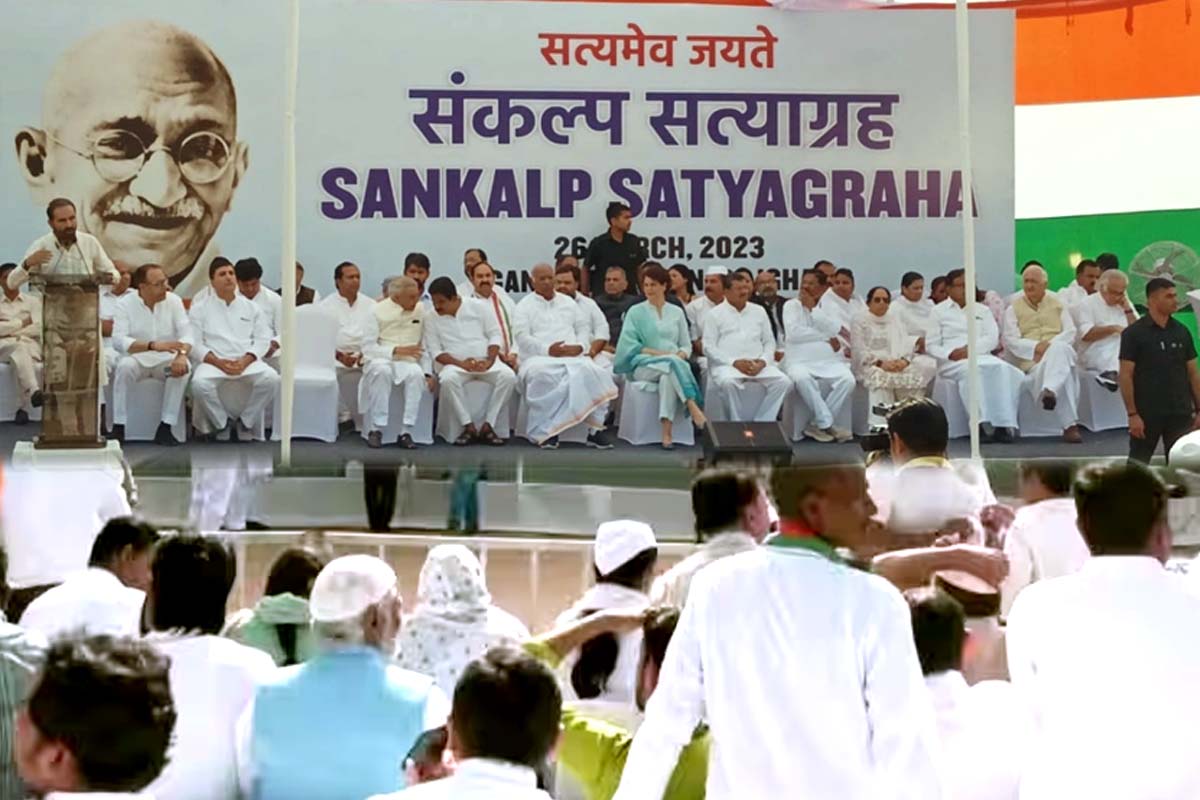 Congress slogan ‘Sankalp Satyagraha’ gathered at Rajghat: کانگریس کا نعرہ، ‘سنکلپ ستیہ گرہ’ کے لےر راج گھاٹ پر جمع  لیڈر،پرینکا گاندھی، ملکارجن کھڑگے راج گھاٹ پہنچے