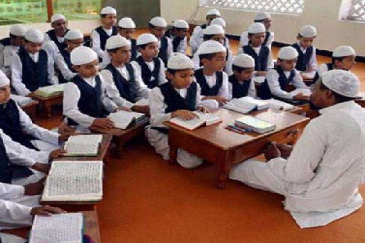 UP Madrasas News: یوپی-نیپال سرحد سے متصل مدارس پر پھر یوگی حکومت کی نظر، فنڈنگ ذرائع کی ہوگی جانچ