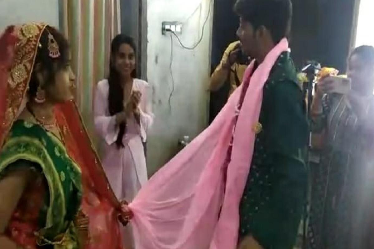 Uttar Pradesh:  عید سے قبل کیا مذہب تبدیل، ہندو لڑکے سے کی شادی، نئے شادی شدہ جوڑوے کے ڈانس کی ویڈیو وائرل