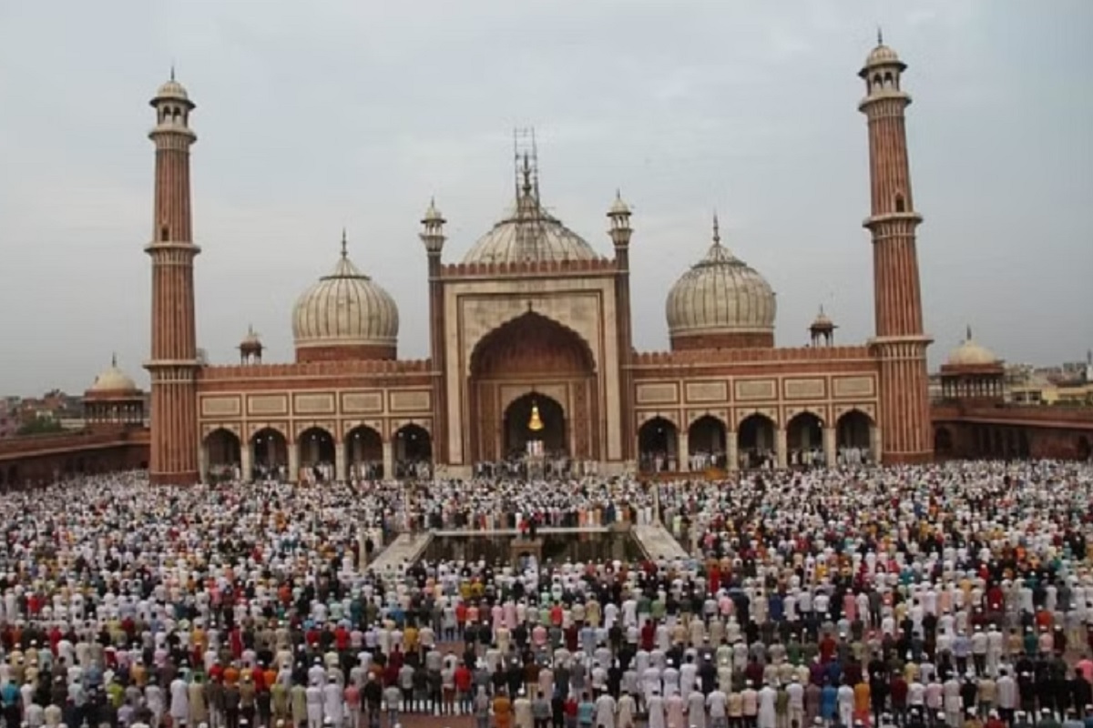 Eid-ul-Fitr 2023: پورے ملک میں انتہائی تزک واحتشام کے ساتھ منایا گیا عید الفطر کا تہوار
