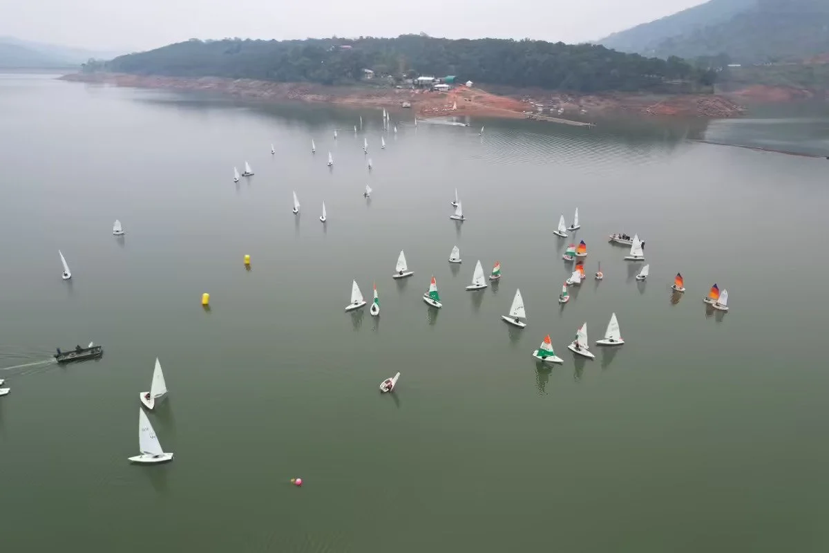میگھالیہ کے وزیر سیاحت پال لنگڈوہ نے نارتھ ایسٹ ریگاٹا 2023 کا آغاز کیا۔: Meghalaya: Northeast Regatta sets sail at Shillong’s Umiam Lake