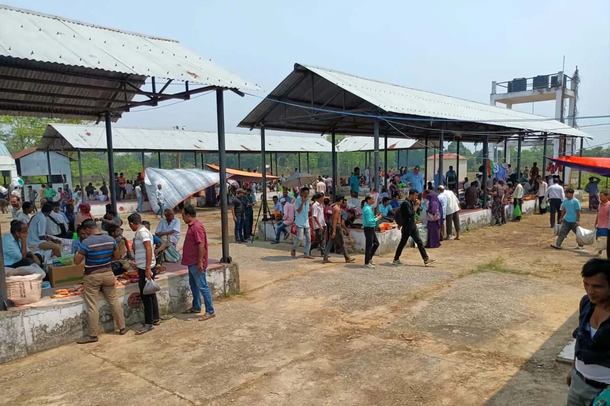 Tripura: بنگلہ دیش کی سرحد کے ساتھ تریپورہ کا مشہور ہفتہ وار بازار 3 سال بعد واپس آیا
