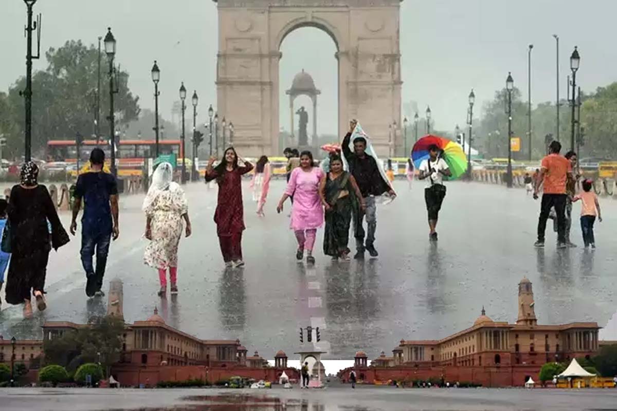 Heavy rain with thunderstorm lashes parts Delhi-NCR:  ملک کے متعد ریاستوں میں بارش سے آفت،نئی دہلی ریلوے اسٹیشن پر کرنٹ لگنے سے خاتون کی موت، ہریانہ میں خاتون کی کار ندی میں بہ گئی