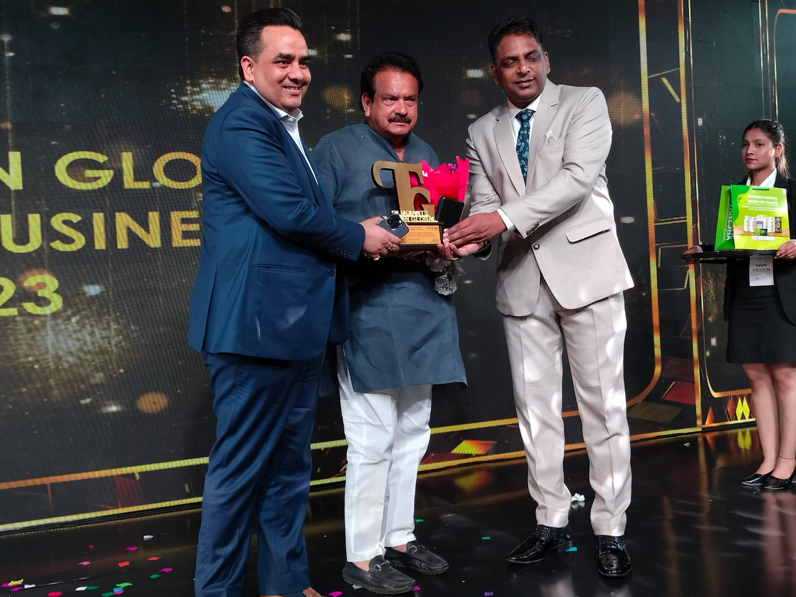 Bharat Express Chairman Upendra Rai Honored with Media Award: بھارت ایکسپریس کے چیئرمین اوپیندر رائے’موسٹ امپیکٹ فل جرنلسٹ ان الیکٹرانک اینڈ سوشل میڈیا‘ سے سرفراز