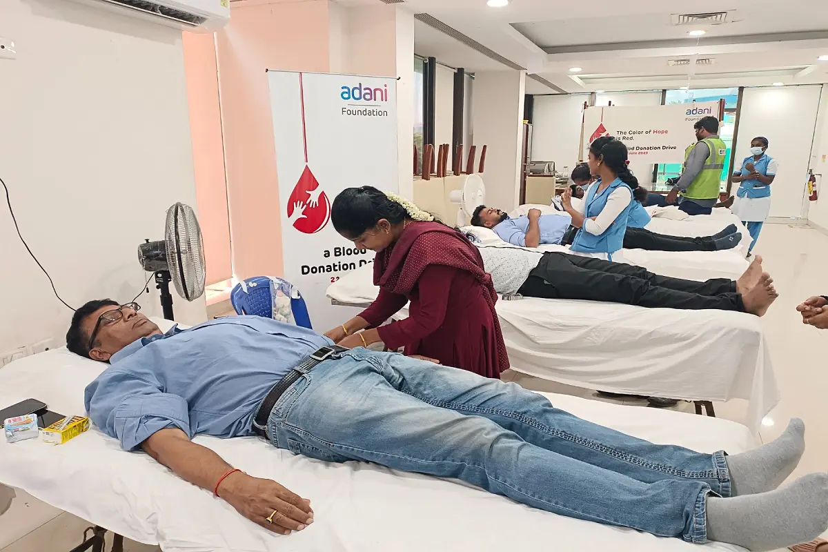 Adani Foundation: ہندوستان بھر سے اڈانی گروپ کے ملازمین نے 20,621 یونٹ خون کا عطیہ دیا
