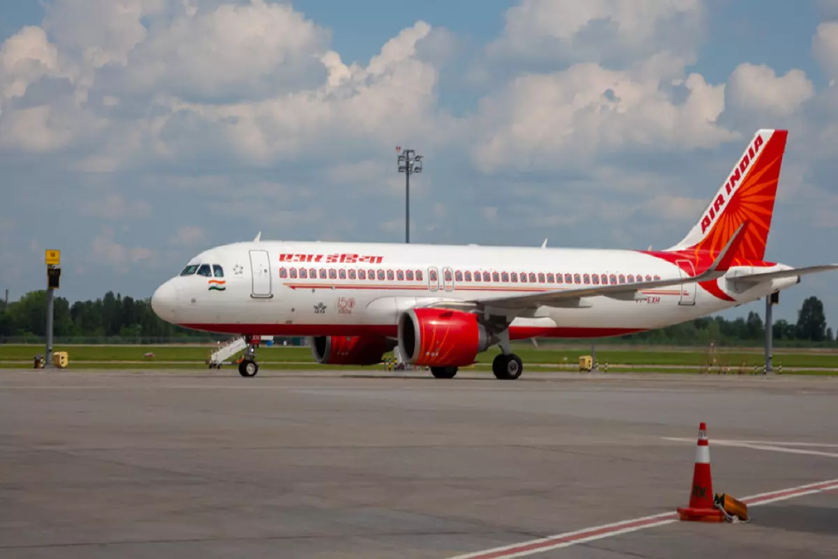 Passenger Urinates on Air India Flight: ممبئی سے دہلی آرہی ایئر انڈیا کی فلائٹ میں مسافر نے کیا پیشاب، ایئر پورٹ پر گرفتار