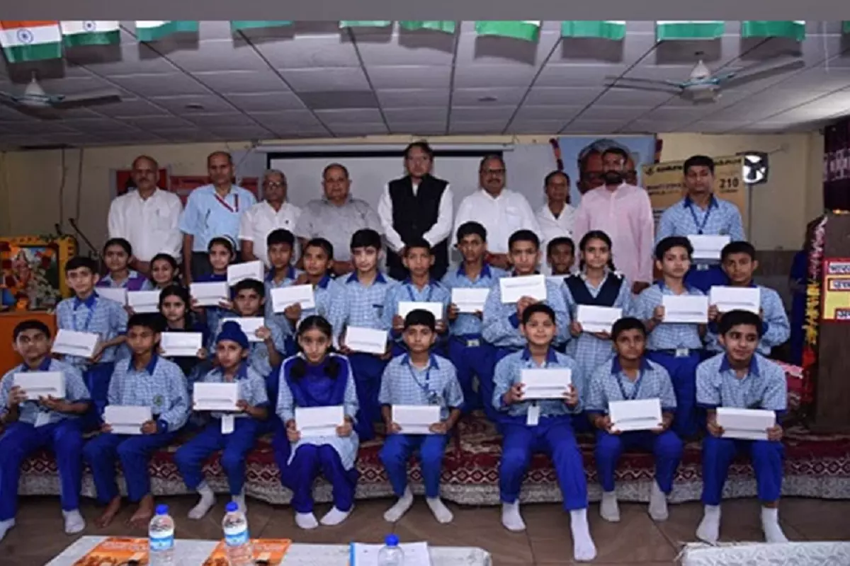 First Digital and Bag-Less Class in Jammu: آشریہ تنظیم کی مدد سے جموں کشمیر میں پہلی بار اسکولی تعلیم میں ڈیجیٹل لرننگ ایکو سسٹم کا آغاز