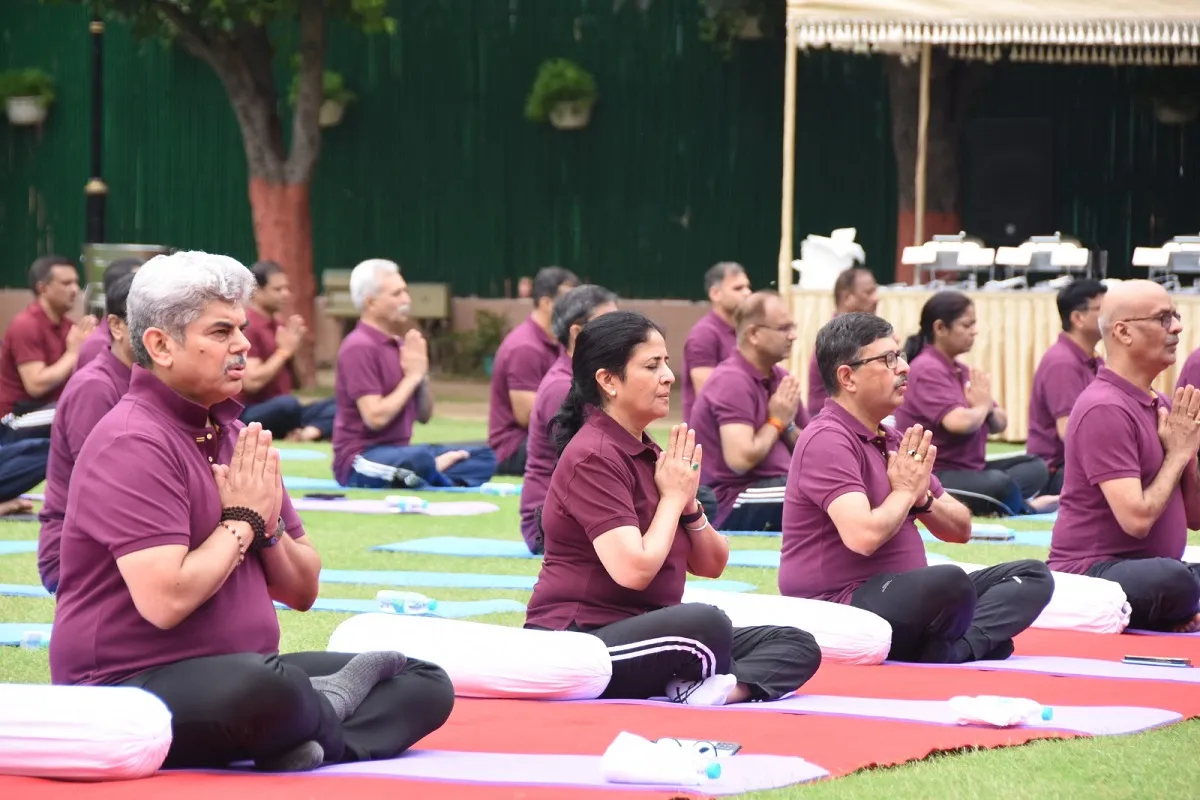 international yoga day 2023:  بین الاقوامی یوگا ڈِے کے موقع پر سی آئی ایس ایف کے دفتر میں یو گا تقریب کا انعقاد، ڈی جی شیل وردھن کا خطاب