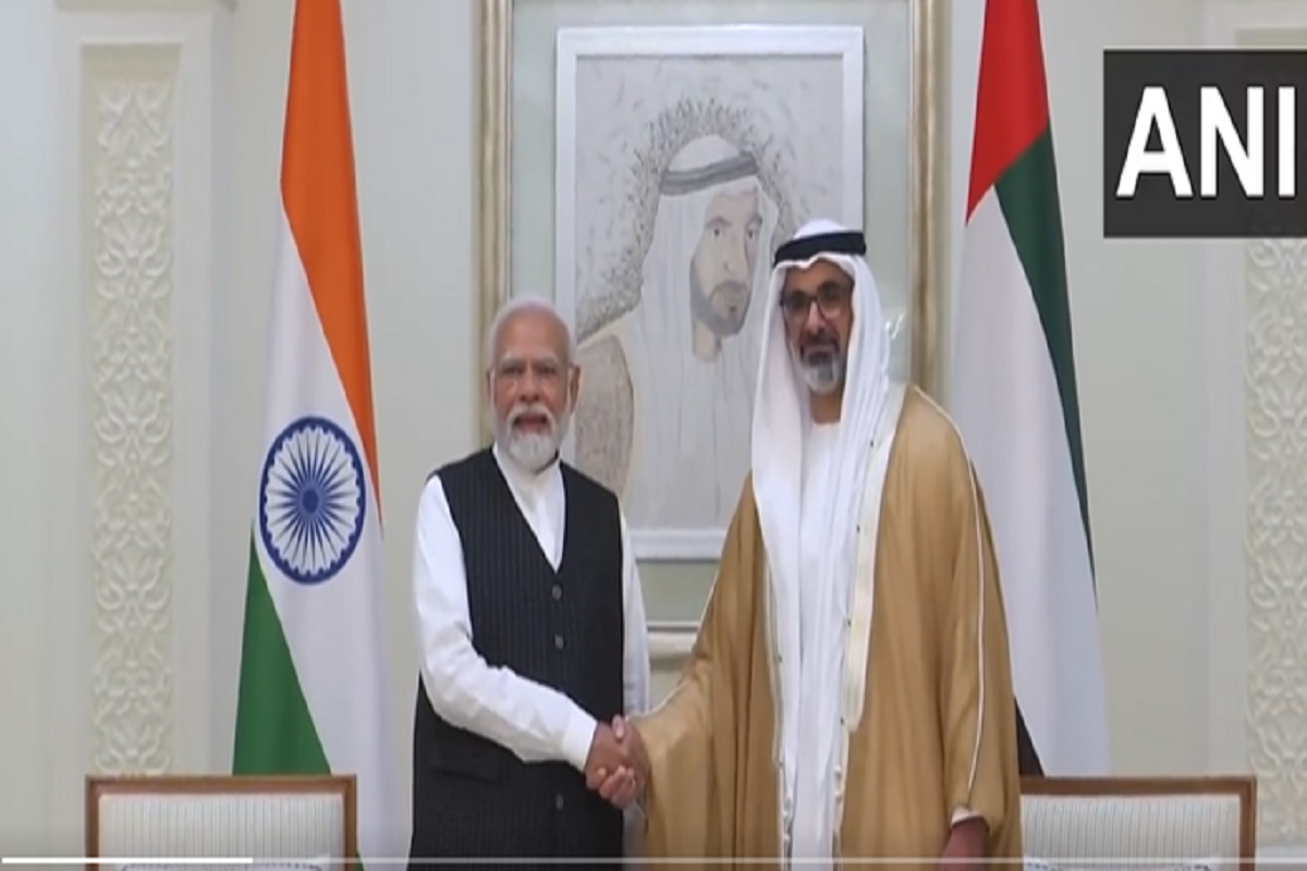 PM Modi UAE Visit: پی ایم نریندر مودی پیرس سے ابوظہبی پہنچے، ایئرپورٹ پر شاندار استقبال، ترنگے میں رنگ گیا برج خلیفہ