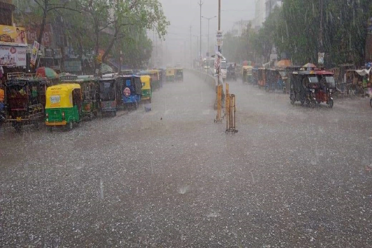 Weather Update: منی پور میں بارش اور ژالہ باری کی وجہ سے 6-7 مئی کو اسکول اور کالج رہیں گے بند،راجستھان-مدھیہ پردیش میں آسمان سے برسے گی آگ! جانئے کن ریاستوں میں بارش سے گرے گا پارہ