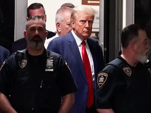 Donald Trump Arrested:سابق امریکی صدر ڈونلڈ ٹرمپ گرفتار ، ملزم کی طرح تصویر کھنچوائی۔ کہا- میں نے کچھ غلط نہیں کیا