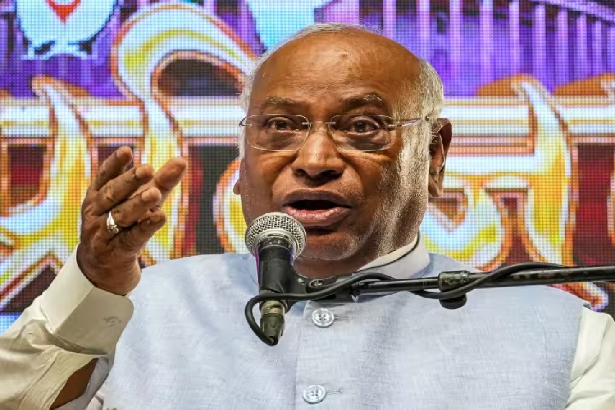 Mallikarjun Kharge On LPG Cylinder Price: جب ووٹ گھٹنے لگے تو ،ایل پی جی سیلنڈر کی قیمت میں کمی پر ملکارجن کھڑ نے حکومت پر سادھا نشانہ