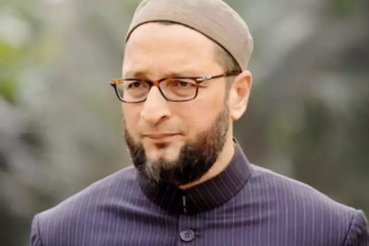 Asaduddin Owaisi: ’’ایک طرف محبوب اور دوسری طرف محبوبہ‘‘، اسد الدین اویسی نے اپوزیشن اور حکومت پر بولا حملہ، دونوں طرف چل رہا ہے لیلیٰ مجنوں کا کھیل