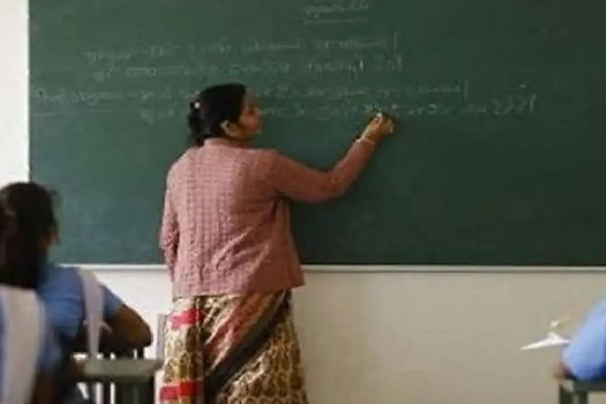 Bihar teachers sell gunny bags: بہار کے محکمہ تعلیم کا نیا فرمان، اب ریاست کے اساتذہ بیچیں گے بوریاں، 20 روپے ہوگی قیمت