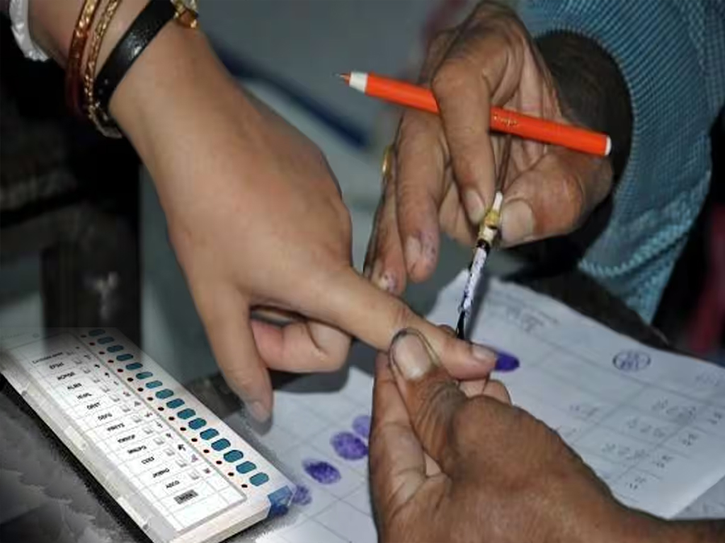 ہندوستان کی 6 ریاستوں کی 7 اسمبلی سیٹوں پر ووٹنگ، سب کی نظریں گھوسی ضمنی انتخاب پر