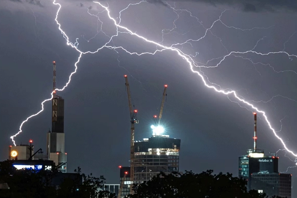 Odisha Lightning Death: اوڈیشہ میں آسمانی قہر! 61 ہزار بار گری آسمانی بجلی، 12 افراد ہلاک