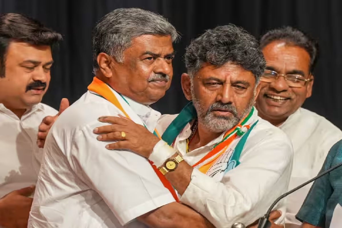 Rift in Karnataka Congress: کرناٹک کانگریس لیڈران کے درمیان نا اتفاقی، سینئر لیڈر ہری پرساد نے اپنی ہی حکومت کے خلاف کھولا محاذ، سی ایم سدارامیا کو بنا یا نشانہ