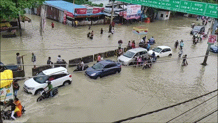 Rains in Uttar Pradesh, several people get killed: یوپی میں بھاری بارش نے 19 لوگوں کی لے لی جان،کئی ریاستوں کیلئے تازہ الرٹ جاری