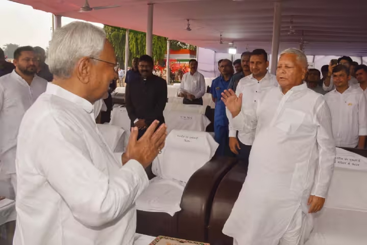 Bihar Political Crisis: بہار میں سیاسی بحران کے درمیان آرجے ڈی کا سنسنی خیز دعویٰ، عظیم اتحاد کے اراکین اسمبلی کی تعداد 118 ہوئی، اب صرف 4 کی ضرورت