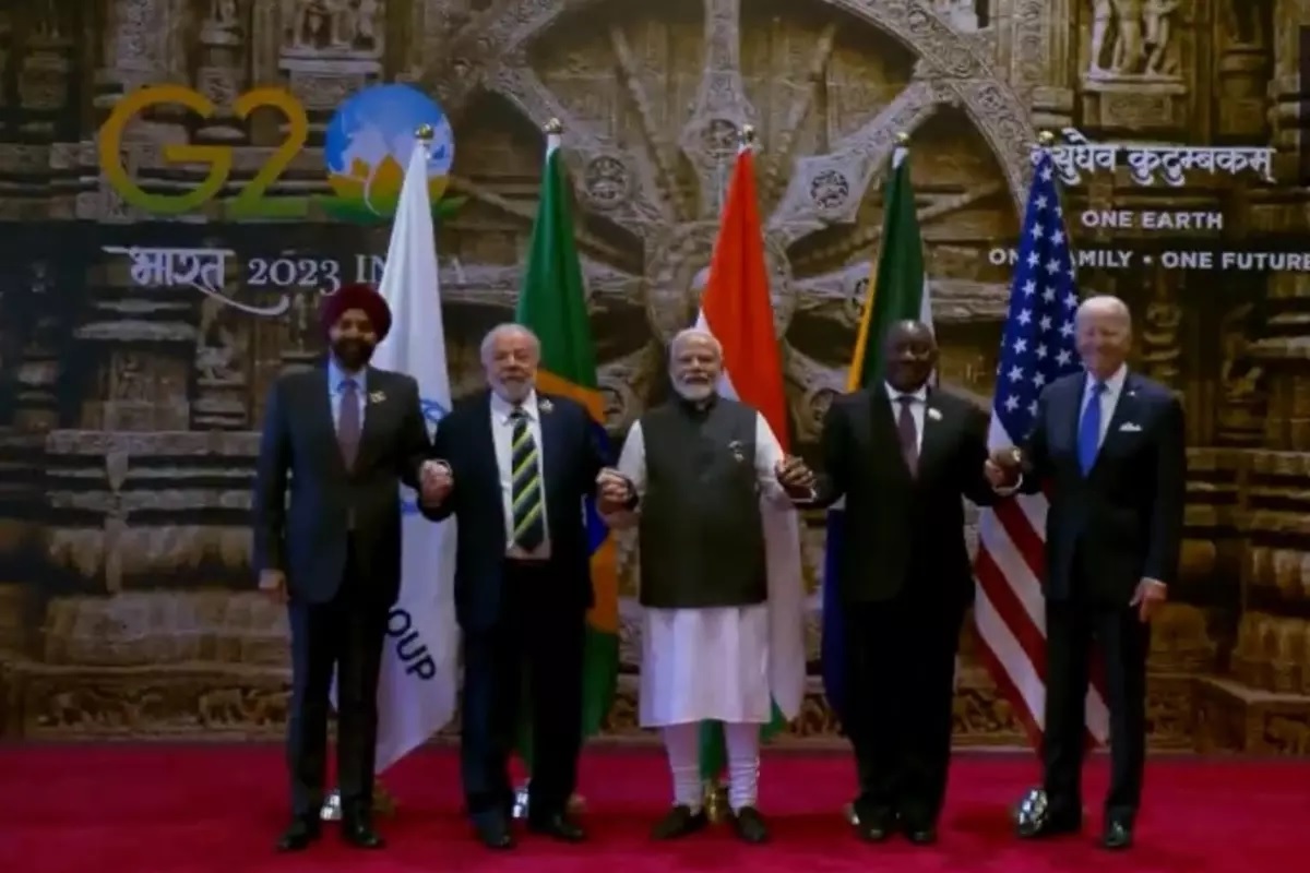 G20 Summit: وزیر اعظم مودی کے سگنیچر ’ہینڈ شیک’ سے متعلق تصویر وائرل،مہمانوں کا اس انداز سے کیا خیر مقدم