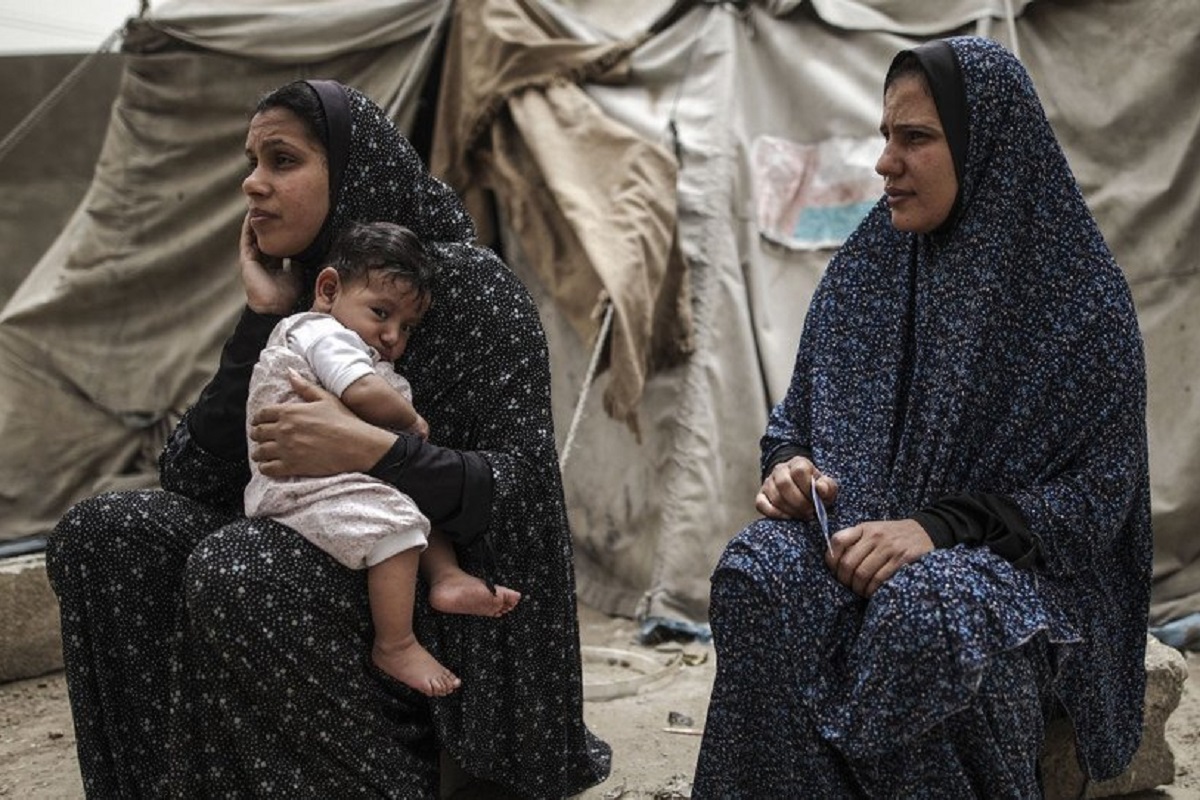 Israel Hamas War: اسرائیل نے بھوک کوبھی بنایا جنگ کا ہتھیار! بم دھماکوں سے لرزرہے غزہ میں 50 ہزار حاملہ خواتین شدید تکلیف کی شکار