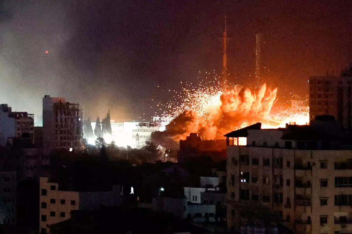 Death toll nears 2,000 in Israel-Hamas war: فلسطین اسرائیل جنگ میں ہلاکتوں کی تعداد2000 کے قریب، بائیڈن نے اسرائیل کو خون خرابے کی دی کھلی چھوٹ،حالات ہوں گے مزید خراب