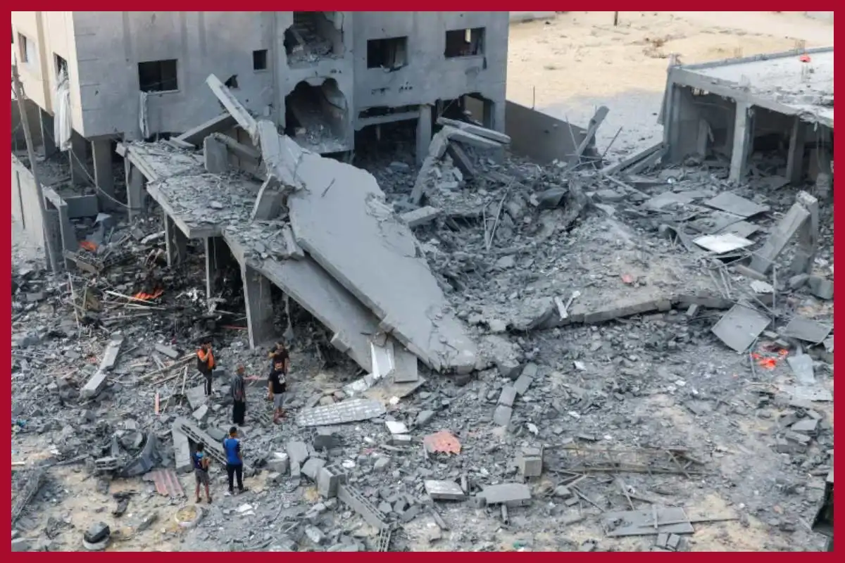 Israel Hamas War: غزہ کیمپ پر اسرائیلی فضائی حملے میں 30 سے زائد افراد ہلاک، امریکی وزیر خارجہ کو عرب رہنماؤں کے غصے کا سامنا