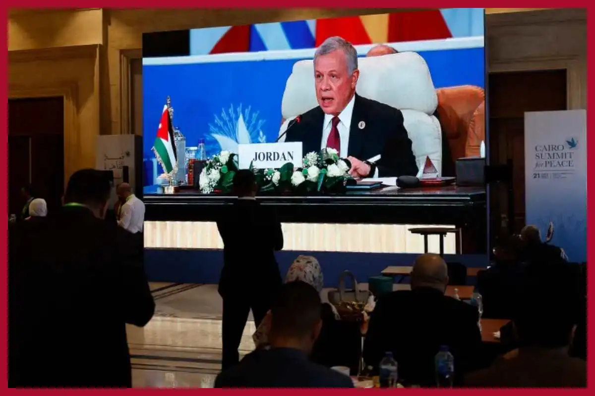 Jordan’s King Abdullah addresses Cairo summit: اردن کے شاہ عبداللہ نے غزہ پر مسلسل بمباری کو ظالمانہ اقدام قرار دیا، کہا- یہ ایک محصور اور بے بس لوگوں کی اجتماعی سزا ہے