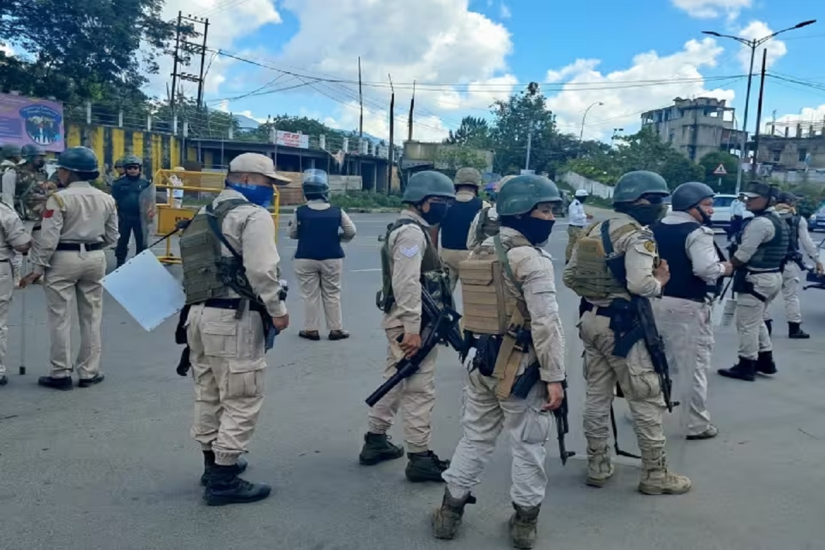Manipur Violence Update: منی پور میں 4 افراد اغوا، فوجی کے اہل خانہ بھی شامل، فائرنگ سے 7 افراد زخمی
