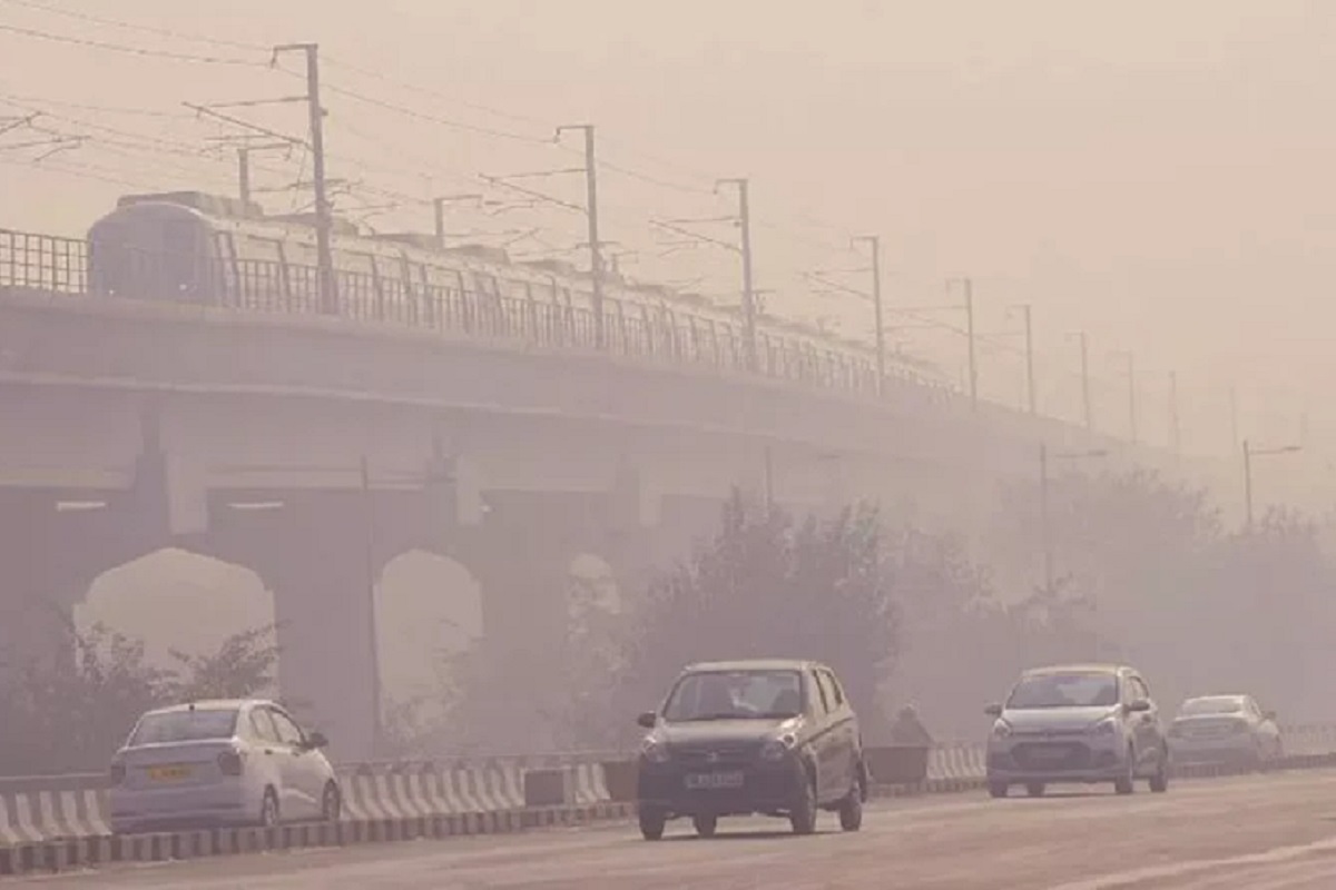 Delhi Air Quality:  دہلی کی ہوا اب بھی “شدید” ہے، AQI 450 سے زیادہ کے ساتھ زہریلی دھند میں سانس لینا مشکل!