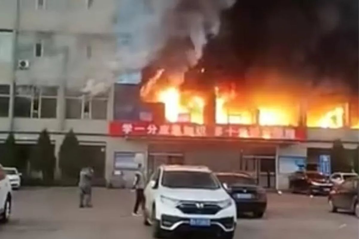 China: چین کے صوبے لولیانگ کی عمارت میں لگی زبردست آگ، جھلسنے سے 11 افراد ہلاک، ریسکیو آپریشن جاری