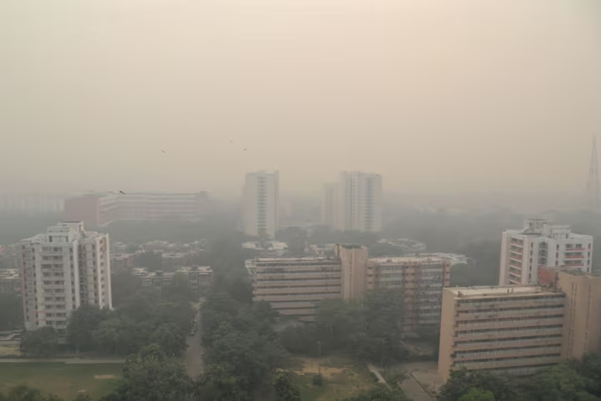 Delhi Pollution:ٖ دہلی-این سی آر میں ہوا کا معیار خطرناک، کئی علاقوں میں 400  پار، اسکول کے علاوہ اور کیا رہیں گے بند ؟