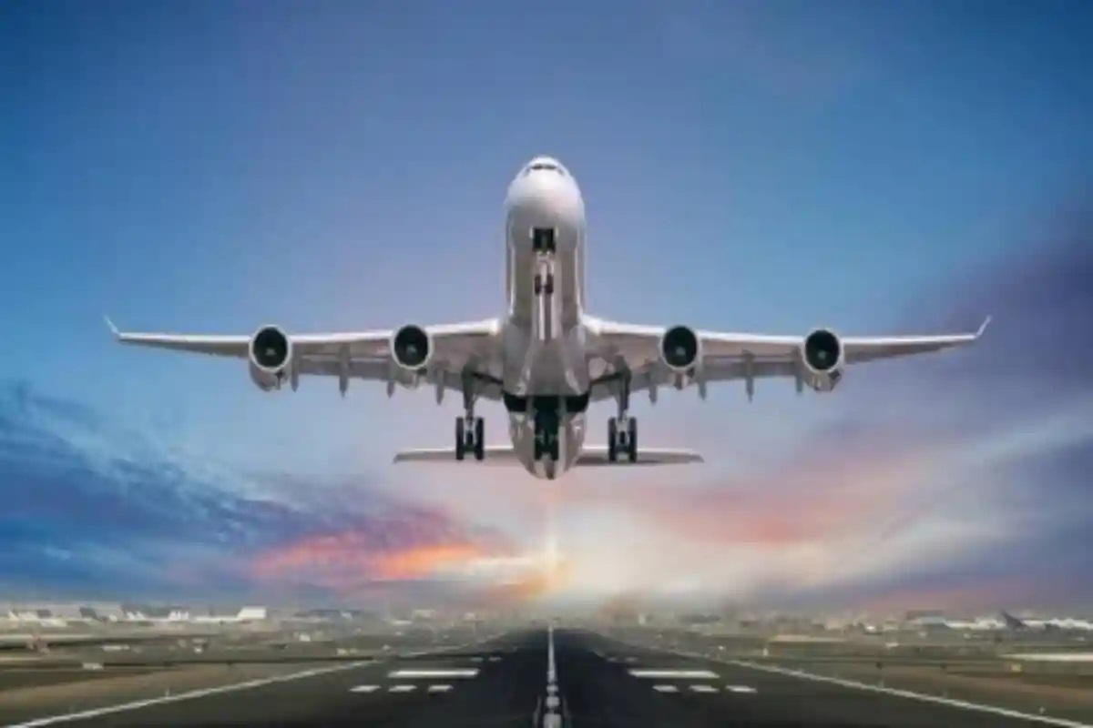 Indian Airlines: اب ایئر لائنز پرواز میں تاخیر کی صورت میں مسافروں کو بھیجیں گی واٹس ایپ یا ایس ایم ایس، ڈی جی سی اے نے جاری کیں ہدایات